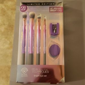 NIB Make up brush set
